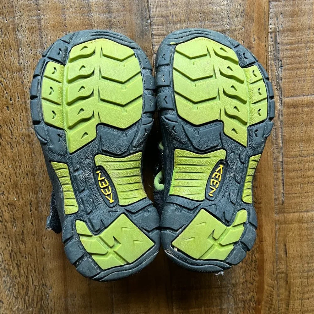 Keen Kids Black and Green Shoes